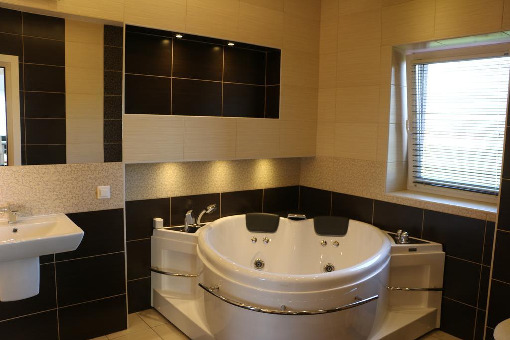 Sanderson Apartments Miercurea Ciuc Δωμάτιο φωτογραφία